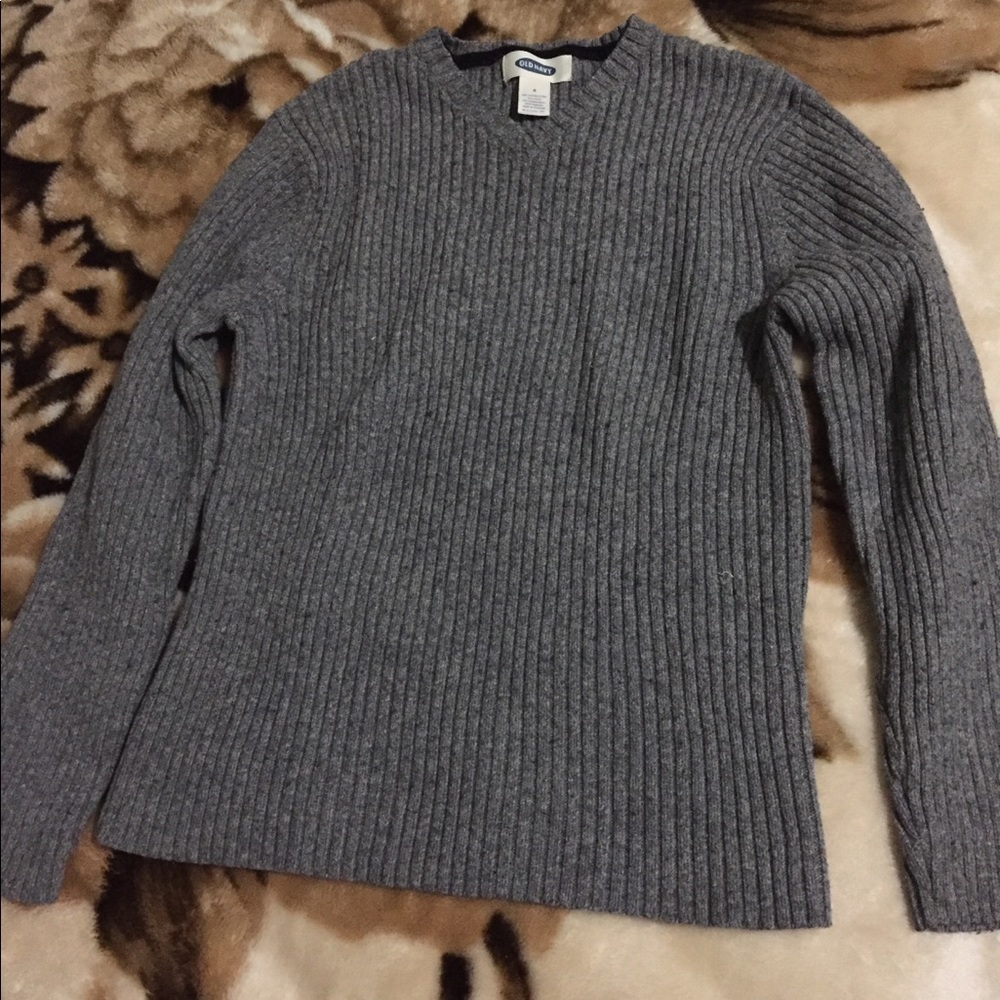 Men’s grey sweater🌹